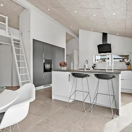 Holiday home Cozy In With Wifi *
